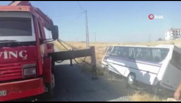 İşçi servis midibüsü şarampole devrildi: 14 yaralı