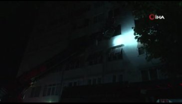 Yangında mahsur kalan vatandaş kurtarılarak hastaneye kaldırıldı