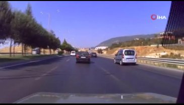 "Sağdan git sağlam git" sloganını yanlış anlamış