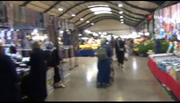 Bursa'da pazardaki ışık oyununu zabıta bozdu