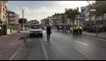 Otomobilin çarptığı baba oğul hayatını kaybetti