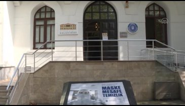 Bursa'da Kovid-19 kahramanlarına ithaf edilen sergiden "Gaflete düşmeyelim" mesajı