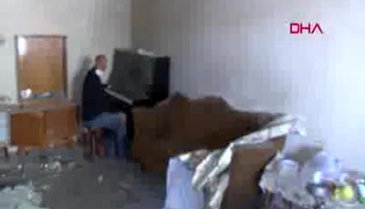 Gence'deki saldırıda harabeye dönen evinde piyano çaldı