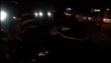 Otomobil bariyerlere saplandı