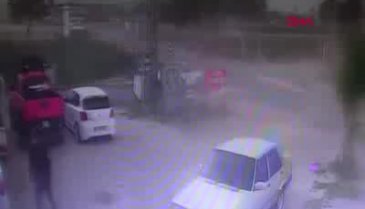 Kumluca'daki şiddetli yağış ve fırtınanın gelişi kameraya yansıdı