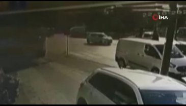Bursa'da iki aracın çarpıştığı kaza kamerada