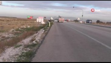 Tır pancar yüklü traktöre arkadan çarptı: 3 yaralı
