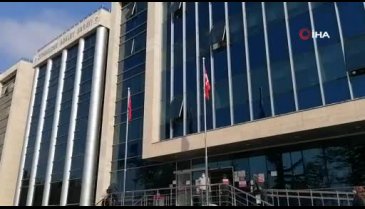 Taksiyi vermeyen babasını öldüren zanlı adliyede