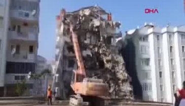 Bursa'da 9 katlı boş binada çökmeden önce yapılan çalışmaların görüntüsü ortaya çıktı
