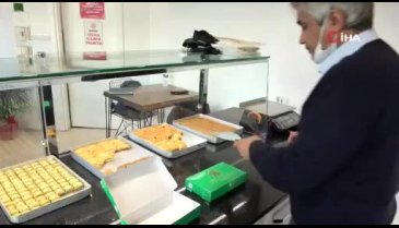 Bursa'da esnaf askıda baklava uygulaması başlattı