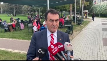 Bursa'da Osmangazi Belediyesi'nden 97. yıla özel 97 bin bayrak
