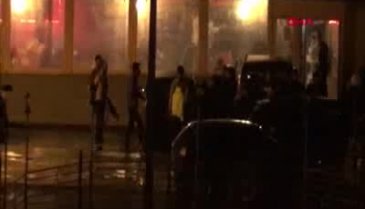 Tekme ve yumrukların havada uçuştuğu kavga kamerada
