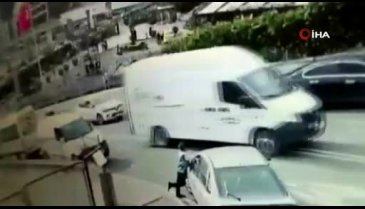 İstanbul Ataşehir'de otomobillerden hırsızlık yapan iki şahıs yakalandı