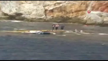 Antalya'da turist teknesi alabora oldu