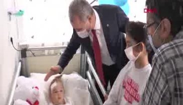 Enkaz altından kurtarılan Elif Perinçek annesiyle buluştu