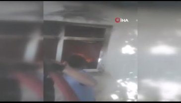 Soba kurarken evini yaktı