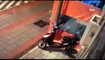 Bursa'da motosikleti gece yarısı böyle çaldı