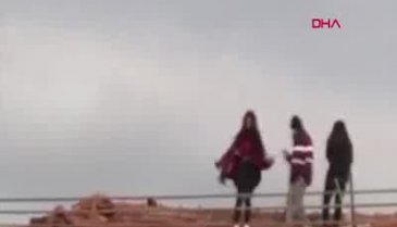 Bursa'da çatıya çıkıp kiremitler üzerinde dans etmişlerdi: Hataydı