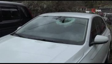 Yamaçtan kopan kaya parçası otomobilinin üzerine düştü hayatını kaybetti