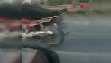 Bursa'da plakasını söktüğü motosikleti yüzüstü yatarak kullandı