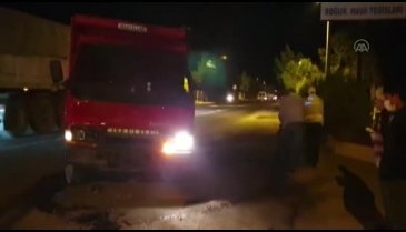 Bursa'da motosikletle kamyon çarpıştı