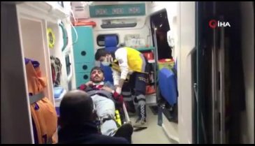 Bursa'da TIR'a çarpıp karşı şeride uçtu: 2 yaralı