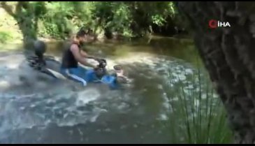 Bursa'da ATV ile bel seviyesindeki sudan geçmeye kalkınca olanlar oldu