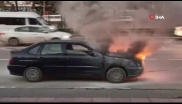 Bursa'da trafikte bir araç alev alev yandı
