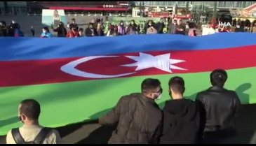Azerbaycan zaferi Bursa'da dev bayrakla kutlandı