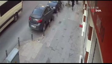 Yavuz Bingöl'ün menajerinin motorunu çalarak kapkaç yaptılar
