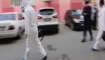 Cinnet getiren pazarcı, eşi ve kızını bıçakla öldürdü