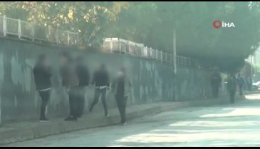 Bursa'da öğrenciler ne maske takıyor ne de yasağı dinliyor