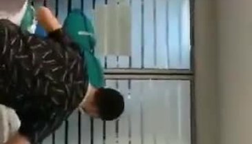 Sağlık çalışanları canlarını barikat kurarak korudu