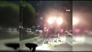 Traktör bu kez tarlayı değil yolu sürdü