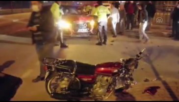 Bursa'da otomobille çarpışan motosikletin sürücüsü ağır yaralandı