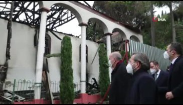 Cumhurbaşkanı Erdoğan, Vaniköy Camii'de incelemelerde bulundu