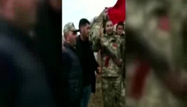 Azerbaycan ordusu paylaştı! Türk Bayrağı Karabağ'da