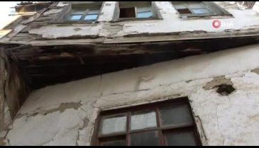 Bursa'daki perili ev büyük ilgi çekiyor