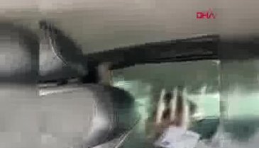 Taksiciyle kadın müşterinin ücret tartışması kamerada
