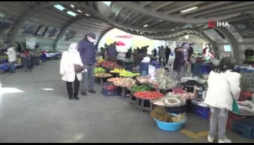 Bursa Çiftçi Pazarı'nda tedbirli alışveriş