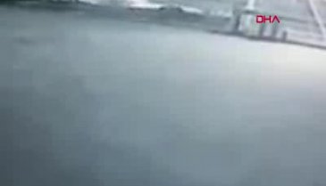 Bursa'da polisin 'dur' ihtarına uymayan sürücünün yaptığı kaza kamerada