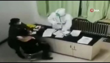 Covid testinde canı yanan hasta hemşireye saldırdı