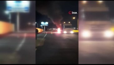 Hareket halindeki tırın lastikleri yandı
