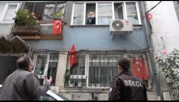 Bursa'da bekçiler düdük çalarak karantinadaki vatandaşları denetliyorlar
