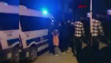 Şüpheli yakınları ile polis arasında arbede: 2 polis yaralı, 9 gözaltı