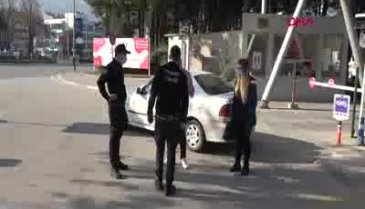 Bursa'da kısıtlamaya rağmen ehliyetsiz yakalandı, yardım için korona hastası arkadaşını aradı