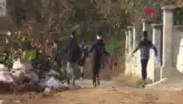Oyun oynayan çocuklar polisi görünce kaçtı