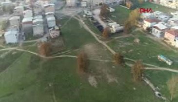 Bursa'da kısıtlamada futbol maçı yapanların polisten kaçmaya çalıştığı anlar kamerada
