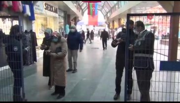 Bursa İnegöl'de Hes kodu olmayan içeriye giremiyor