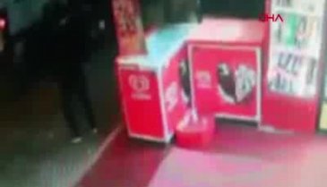 Dilenen kişiye "git çalış" dedi, bıçaklanarak öldürüldü